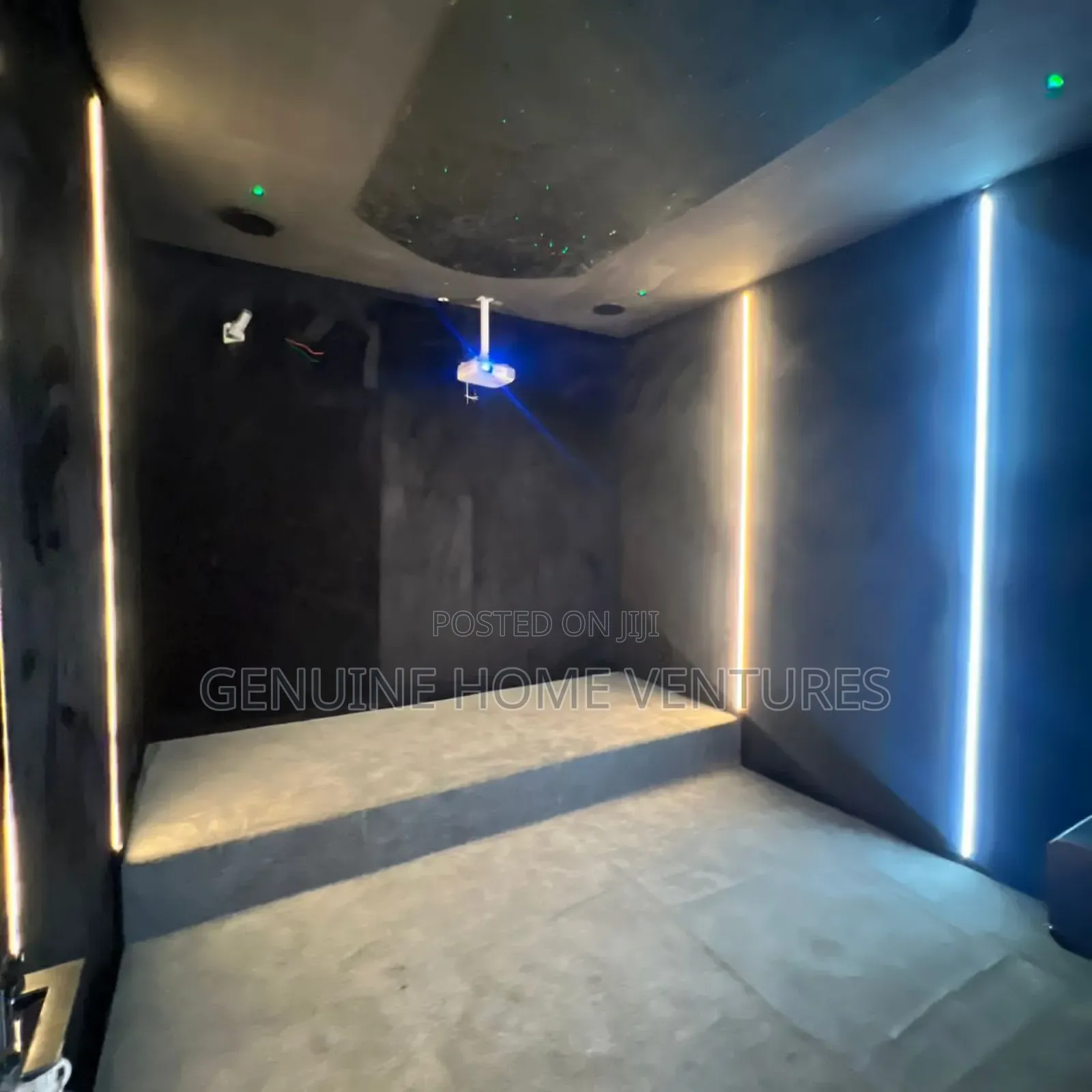 5bdrm Duplex in Orchid, Chevron for sale in Chevron
