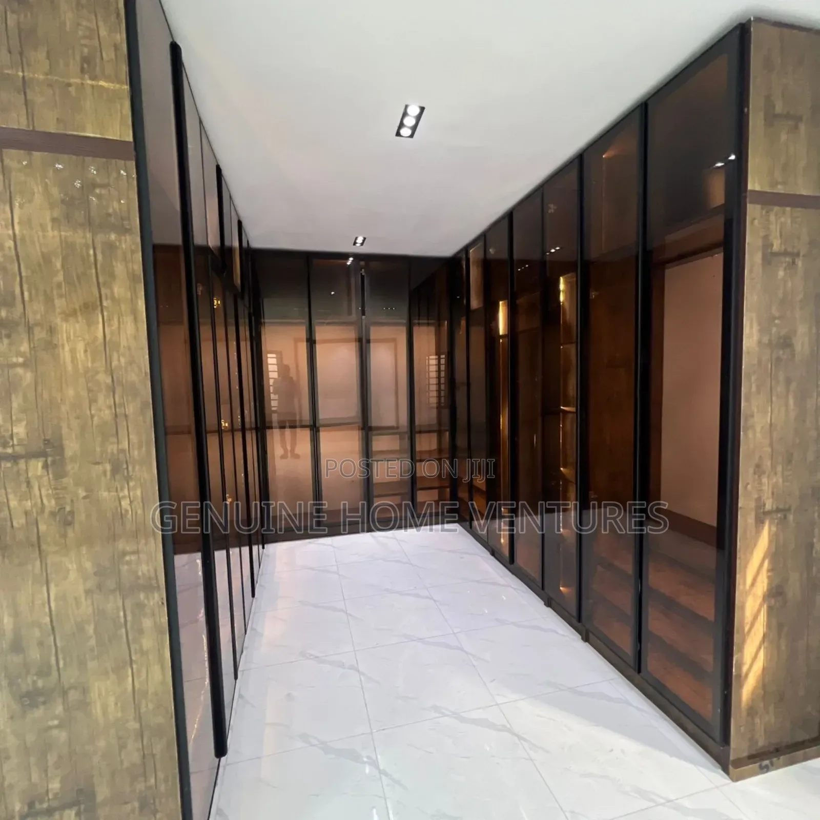 5bdrm Duplex in Orchid, Chevron for sale in Chevron