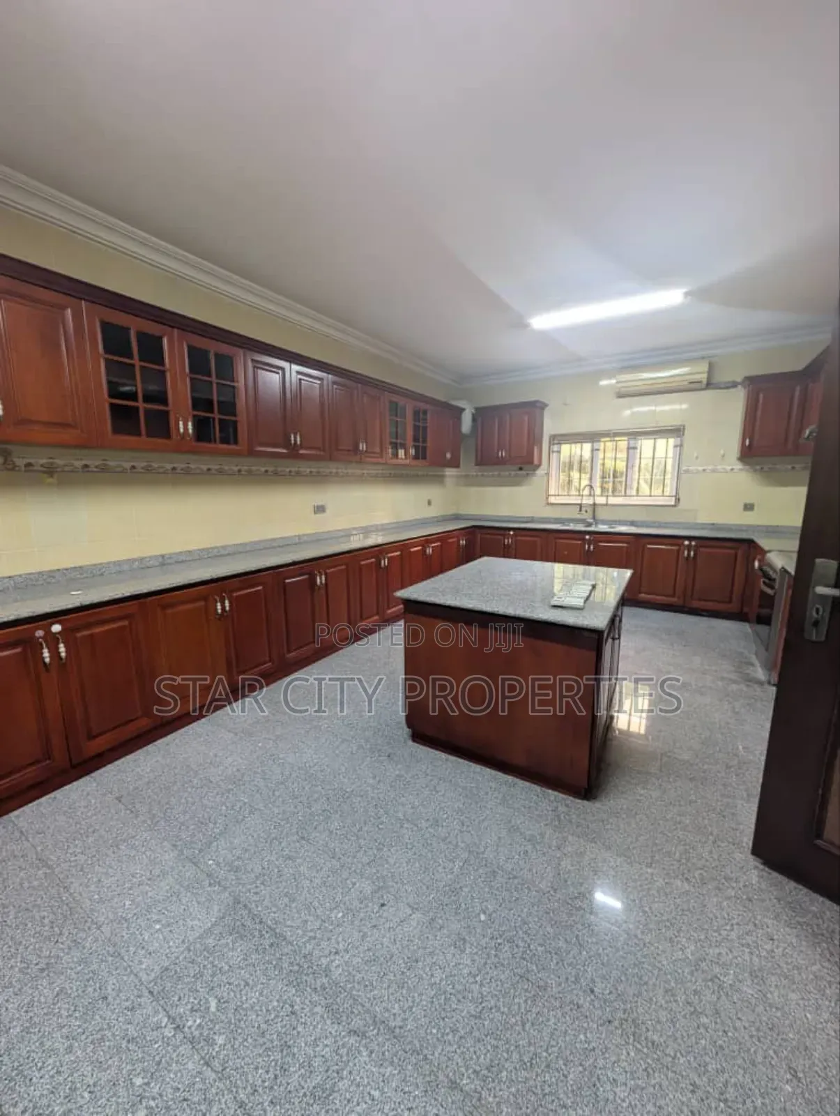4bdrm Townhouse / Terrace in Ikeja Gra Lagos for rent in Ikeja GRA