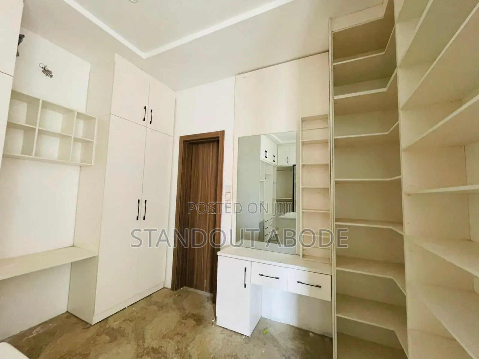 5bdrm Duplex in In An Estate, Ogudu GRA for sale in Ogudu GRA