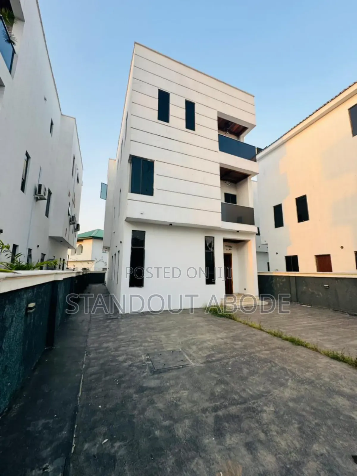 4bdrm Duplex in In An Estate, Ikeja GRA for sale in Ikeja GRA