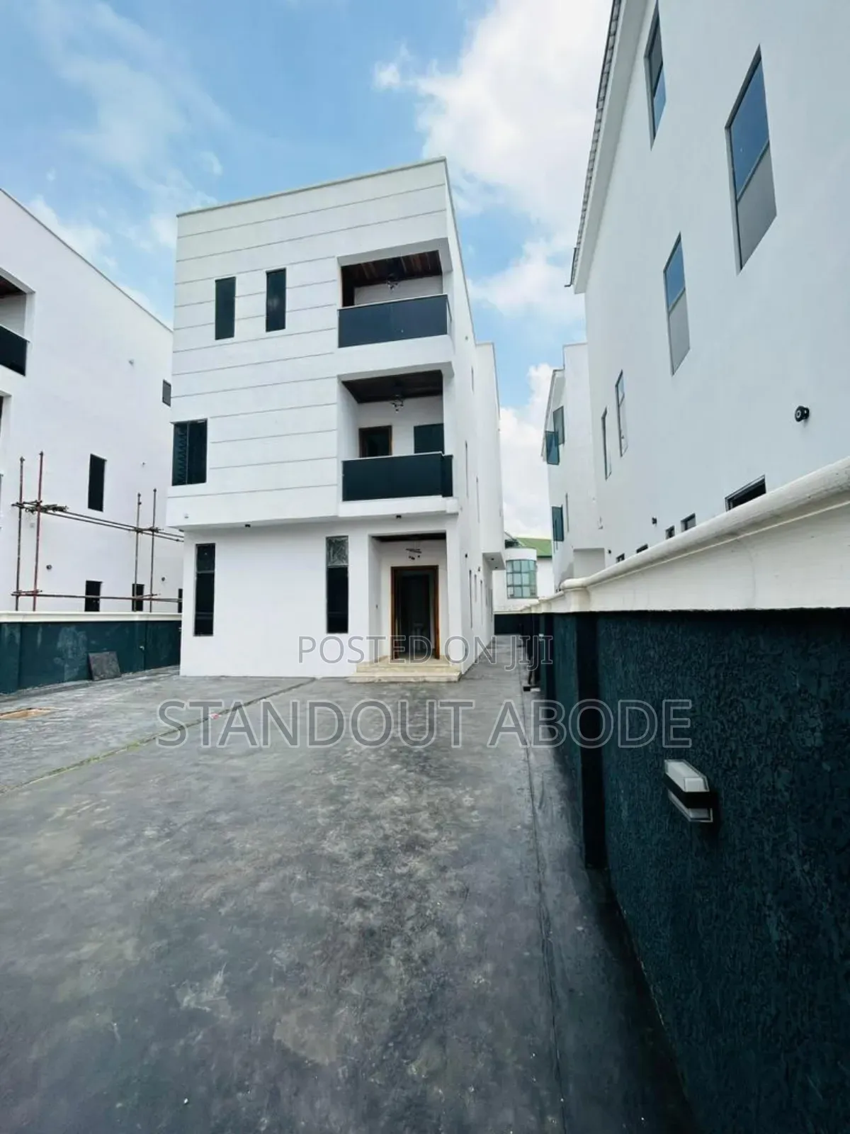4bdrm Duplex in In An Estate, Ikeja GRA for sale in Ikeja GRA