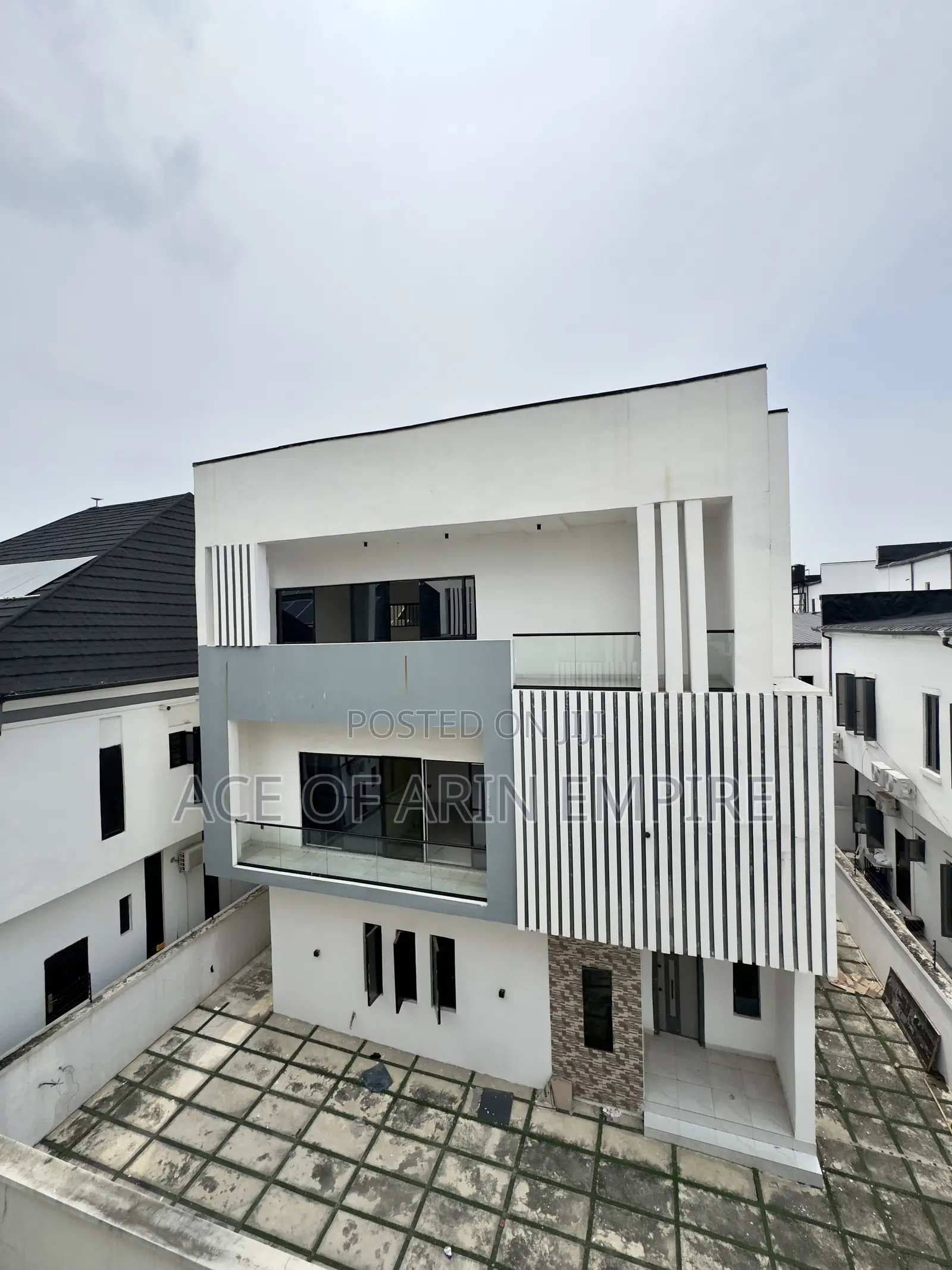 4bdrm Duplex in Orchid, Ikota for sale in Ikota