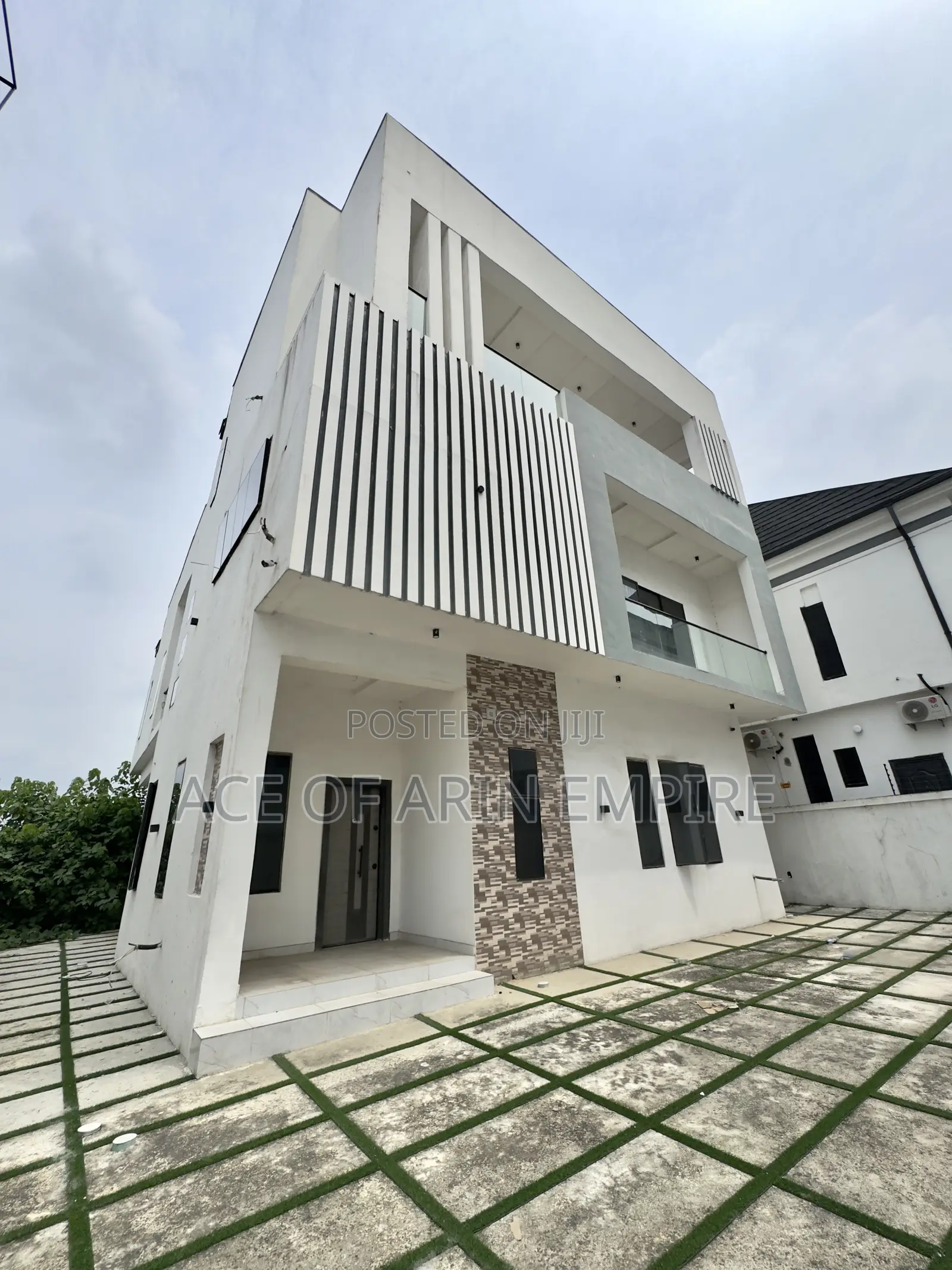 4bdrm Duplex in Orchid, Ikota for sale in Ikota