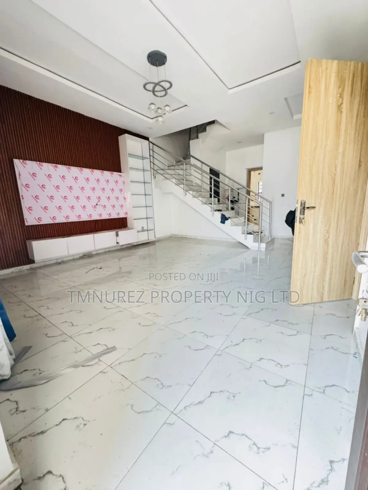 4bdrm Duplex in Chevron for rent in Chevron