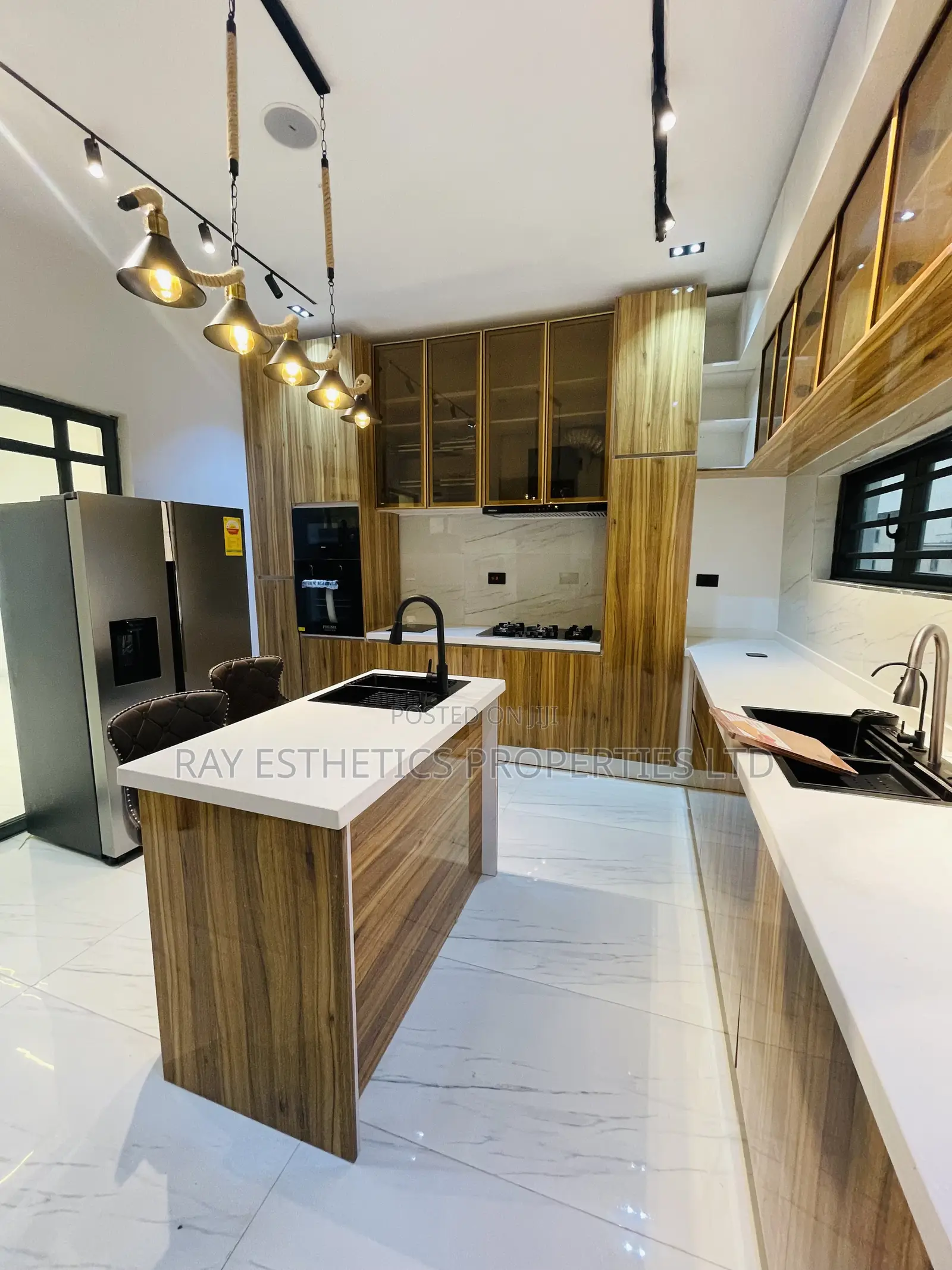 4bdrm Duplex in Idado Estate for sale in Idado