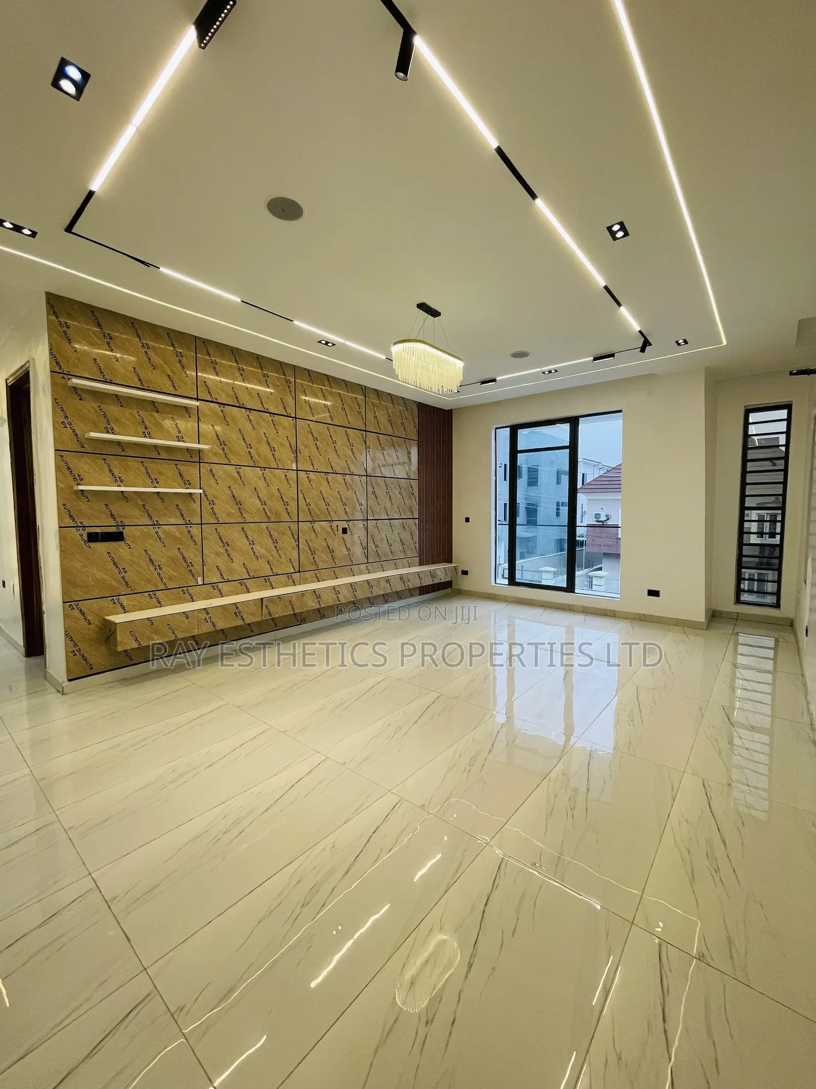 4bdrm Duplex in Idado Estate for sale in Idado