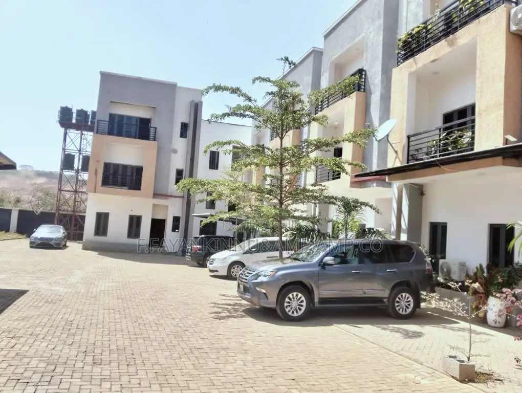 5bdrm Townhouse / Terrace in Guzape District for rent in Guzape District