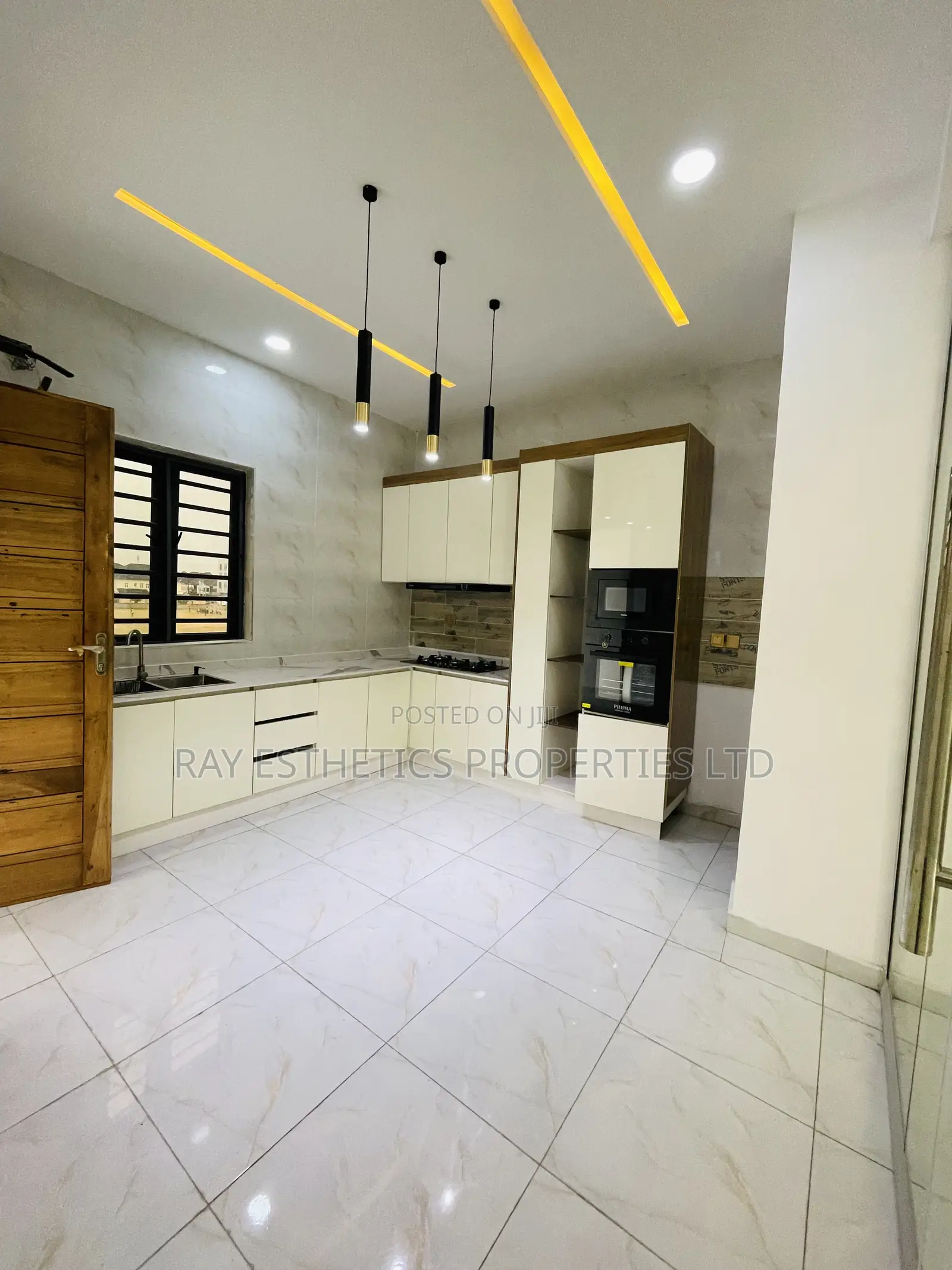 2bdrm Block of Flats in Idado Estate, Chevron for sale in Chevron