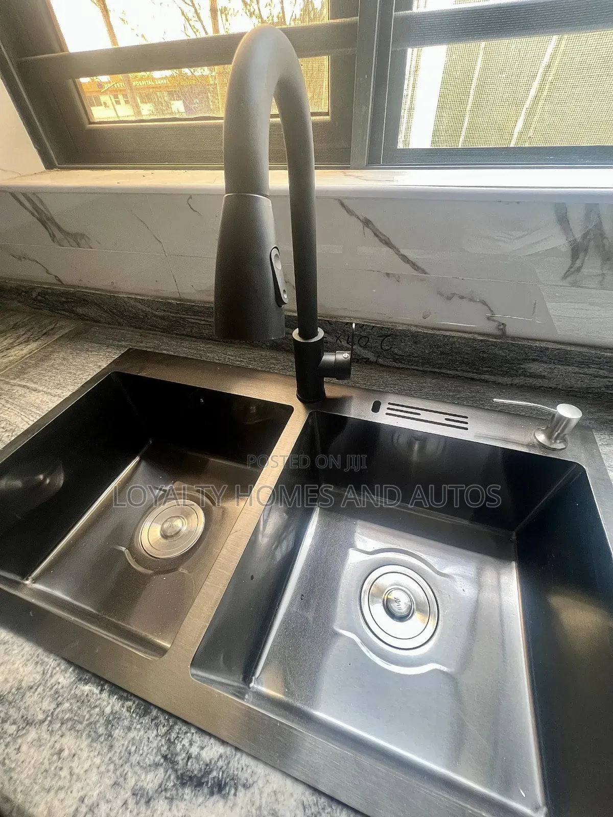 5bdrm Duplex in Omole Phase 1 for sale in Omole Phase 1