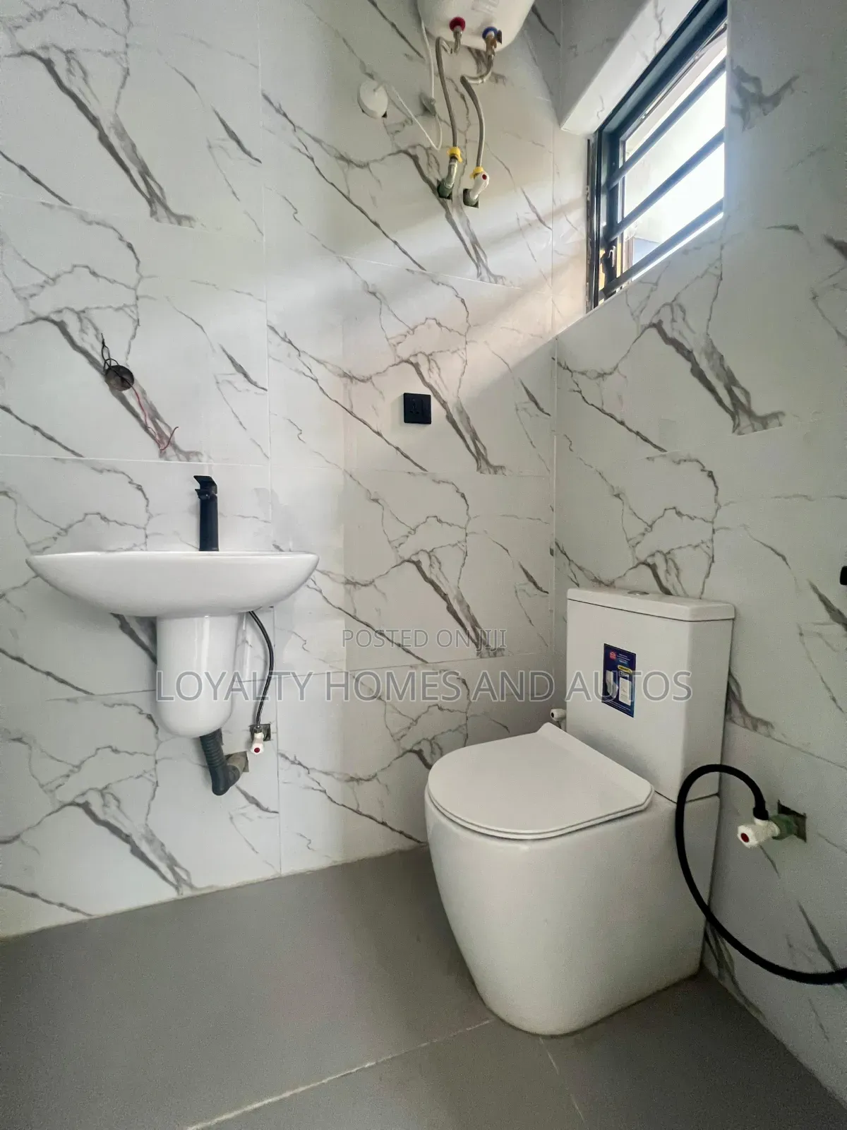 5bdrm Duplex in Omole Phase 1 for sale in Omole Phase 1