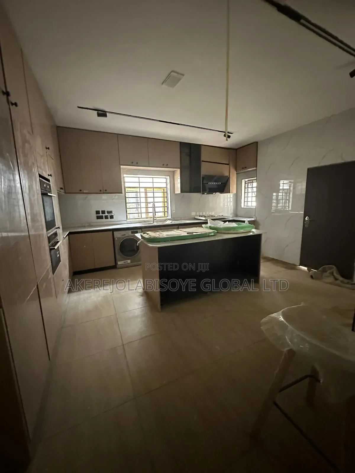 5bdrm Duplex in Wuye , Abuja for sale in Wuye