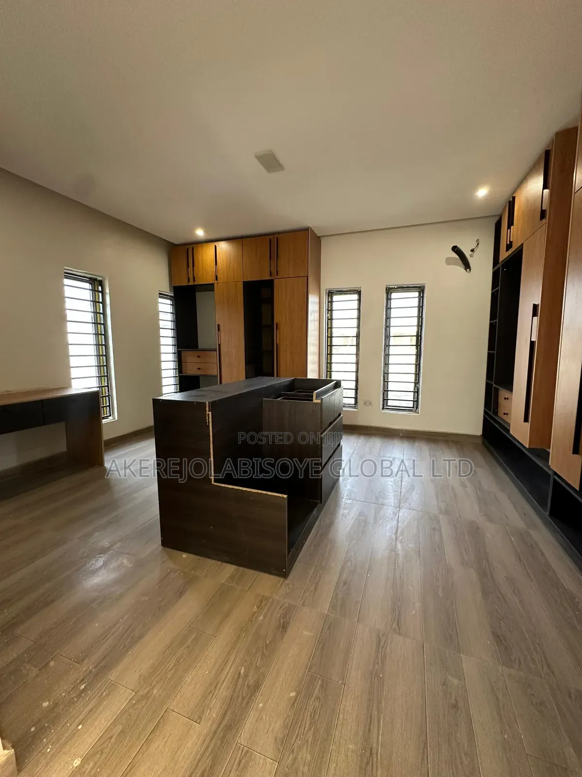 5bdrm Duplex in Wuye , Abuja for sale in Wuye