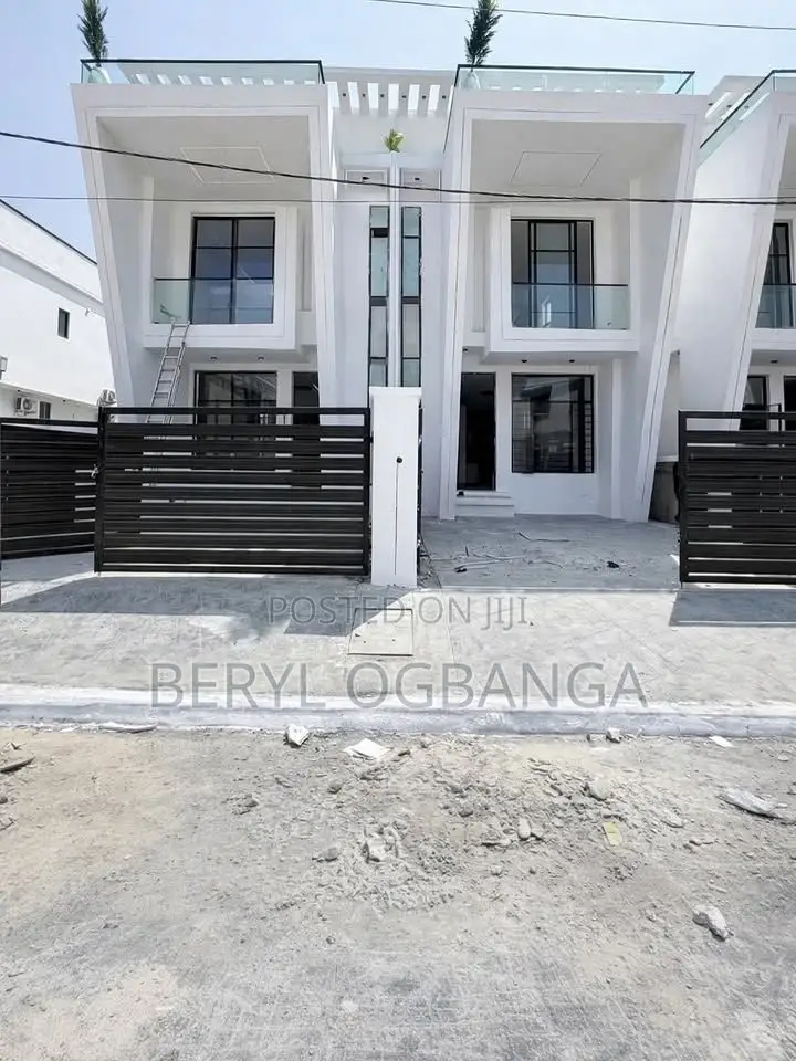 4bdrm Duplex in Ikota for rent in Ikota