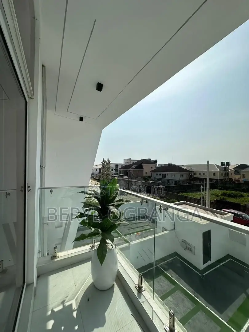 5bdrm Duplex in Ologolo for sale in Ologolo