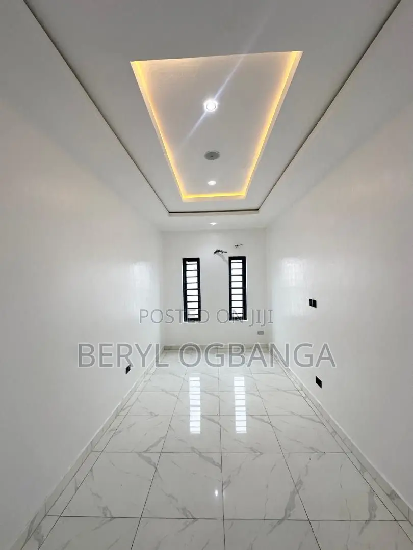 5 Bedroom Fully Detached Duplex in Ologolo