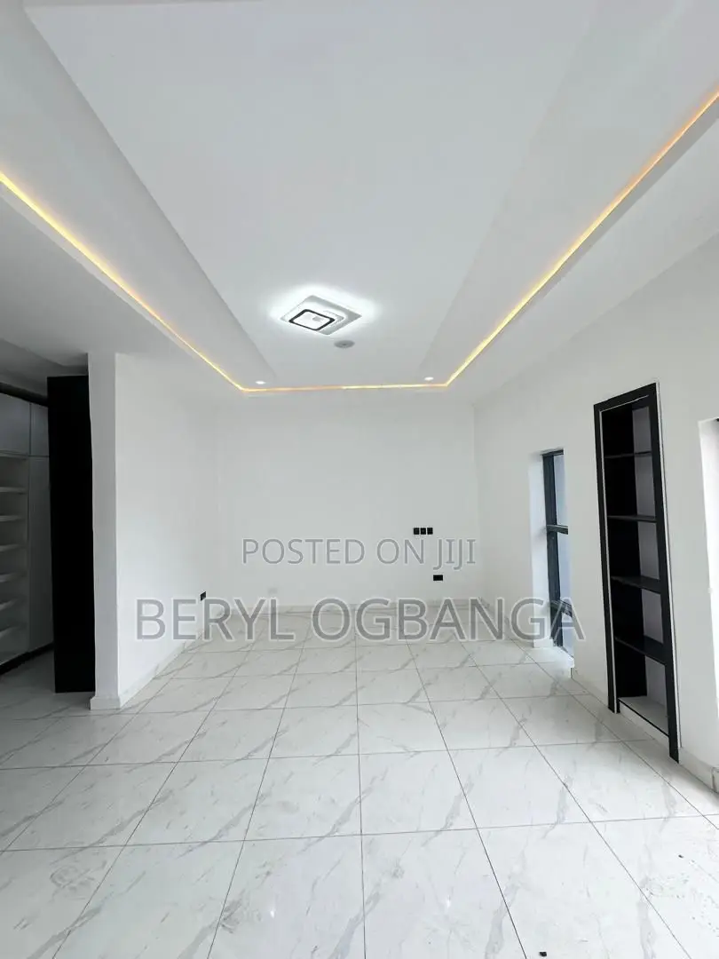 5 Bedroom Fully Detached Duplex in Ologolo