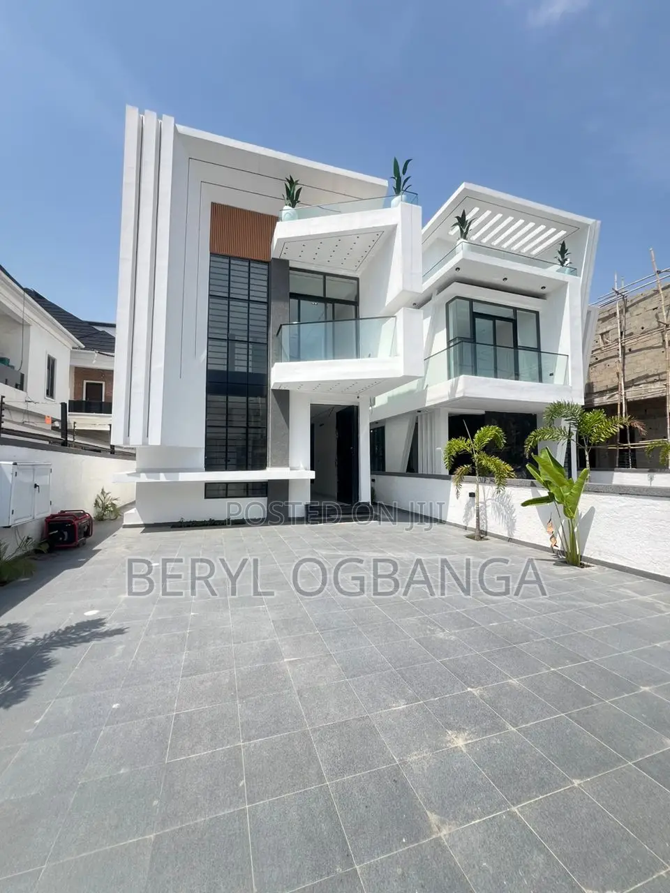 5bdrm Duplex in Lekki Phase 2 for sale in Lekki Phase 2