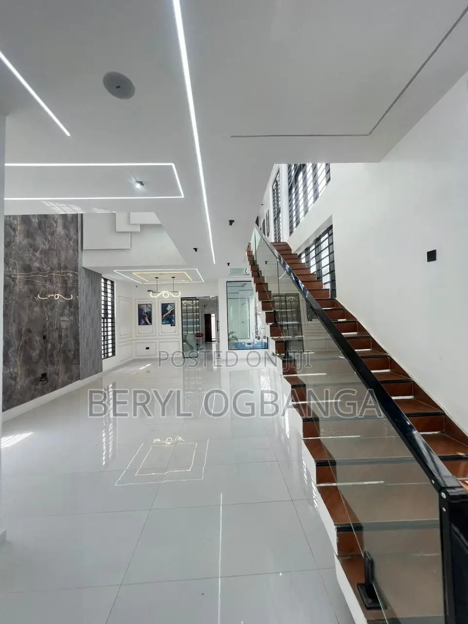 5bdrm Duplex in Lekki Phase 2 for sale in Lekki Phase 2