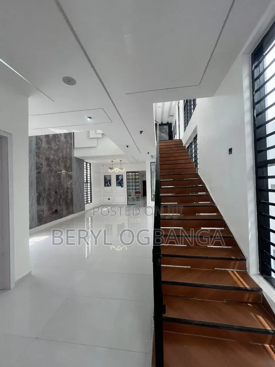 5bdrm Duplex in Lekki Phase 2 for sale in Lekki Phase 2