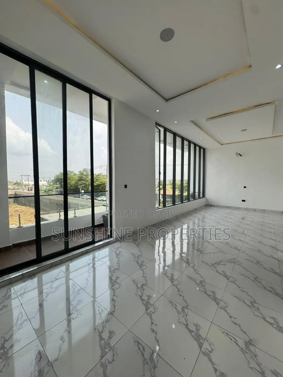 5bdrm Duplex in Osapa london for sale in Osapa london