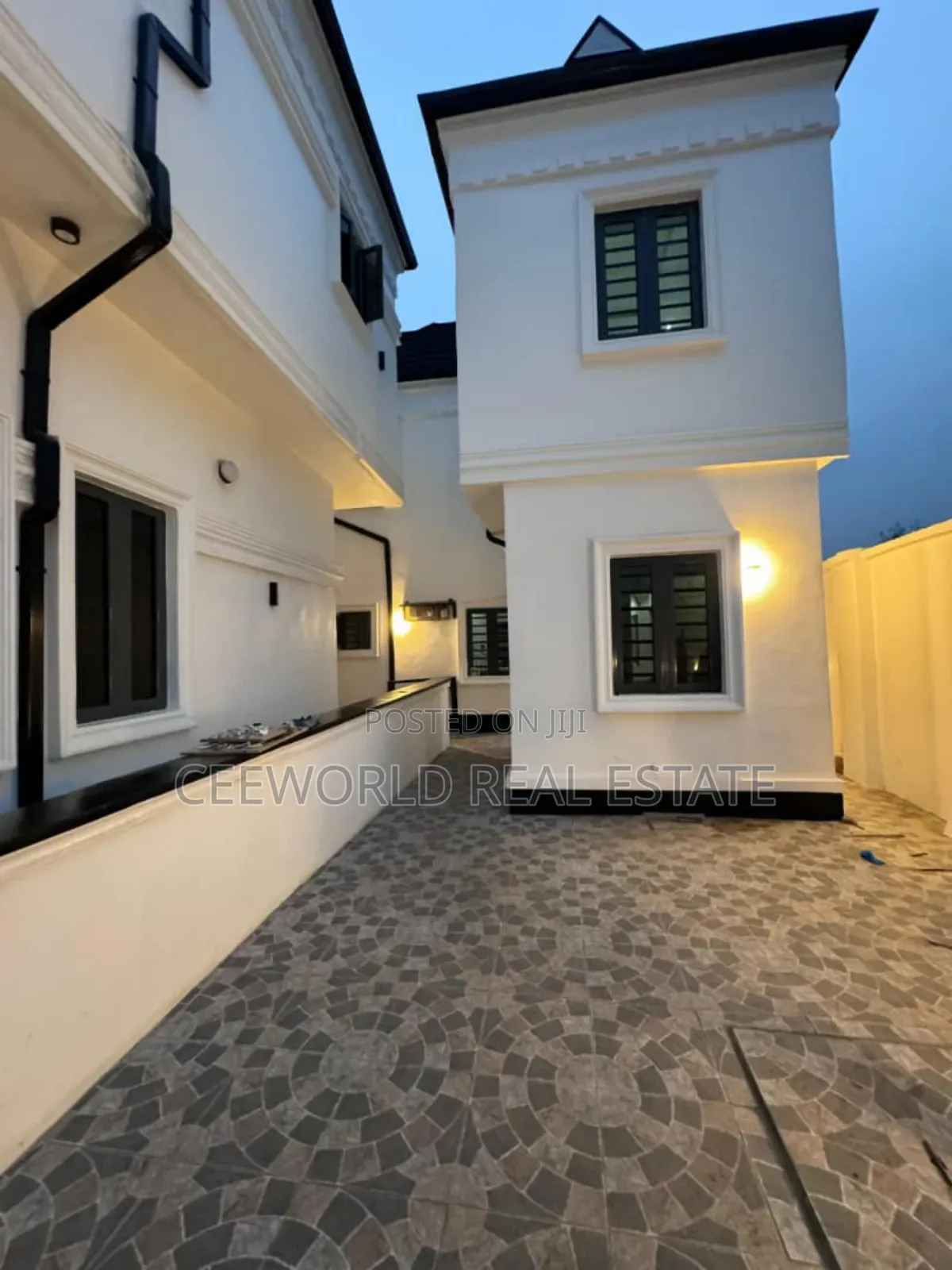 3bdrm Duplex in Kolapo Ishola Gra, Akobo for rent in Akobo