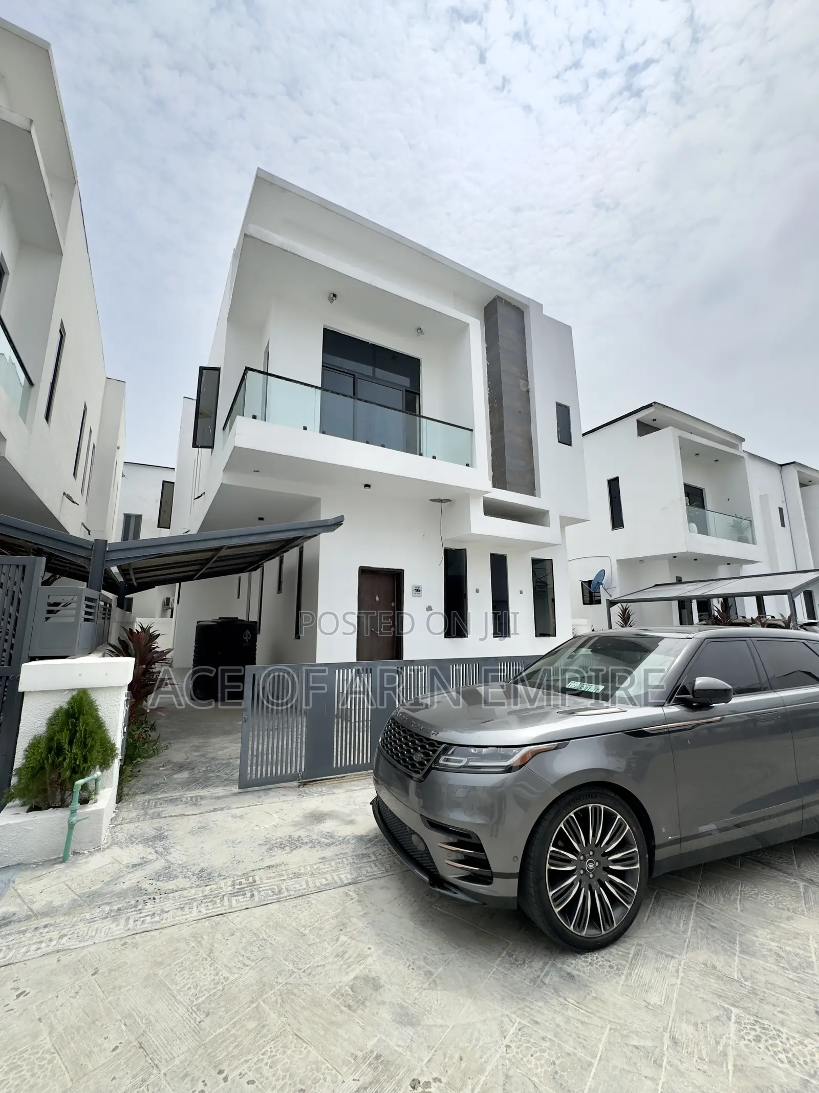 5bdrm Duplex in Orchid, Ikota for sale in Ikota