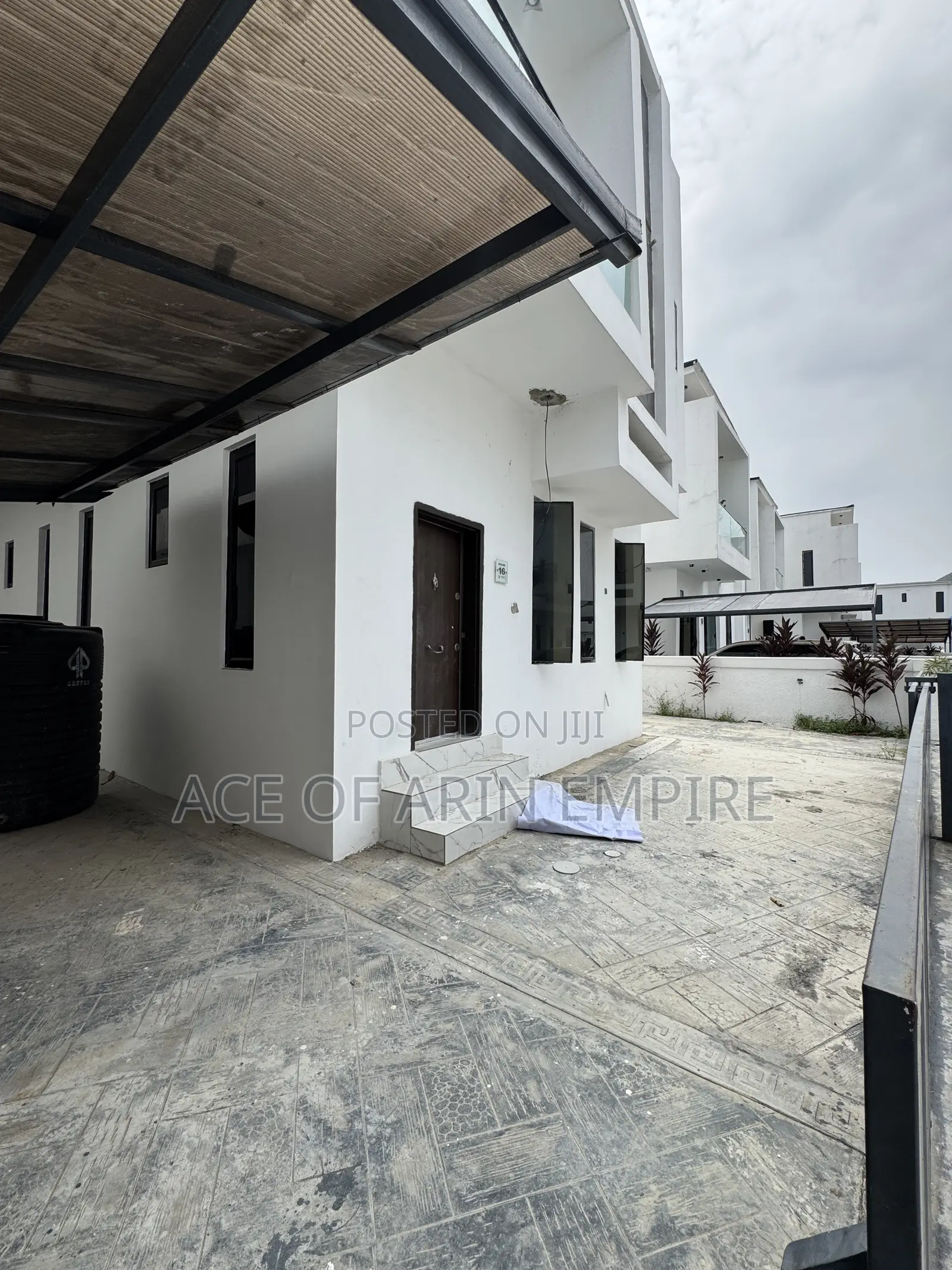 5bdrm Duplex in Orchid, Ikota for sale in Ikota