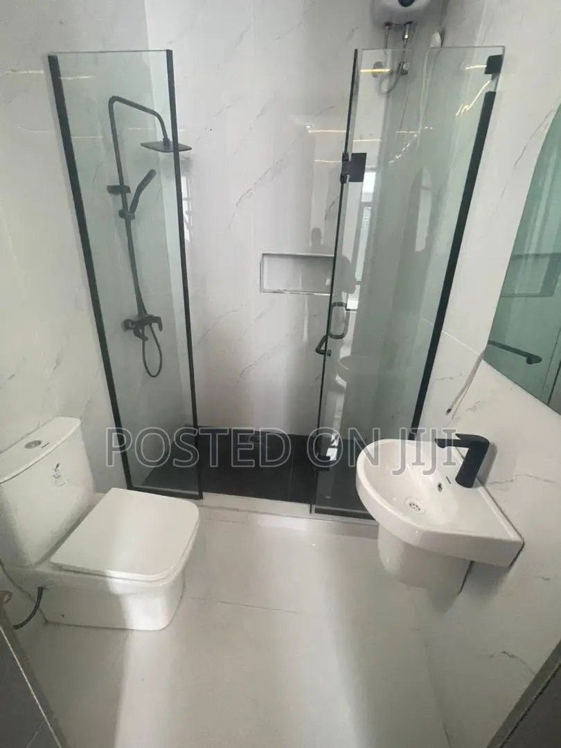 4bdrm House in Chevron Estate, Lekki Phase 2 for sale in Lekki Phase 2