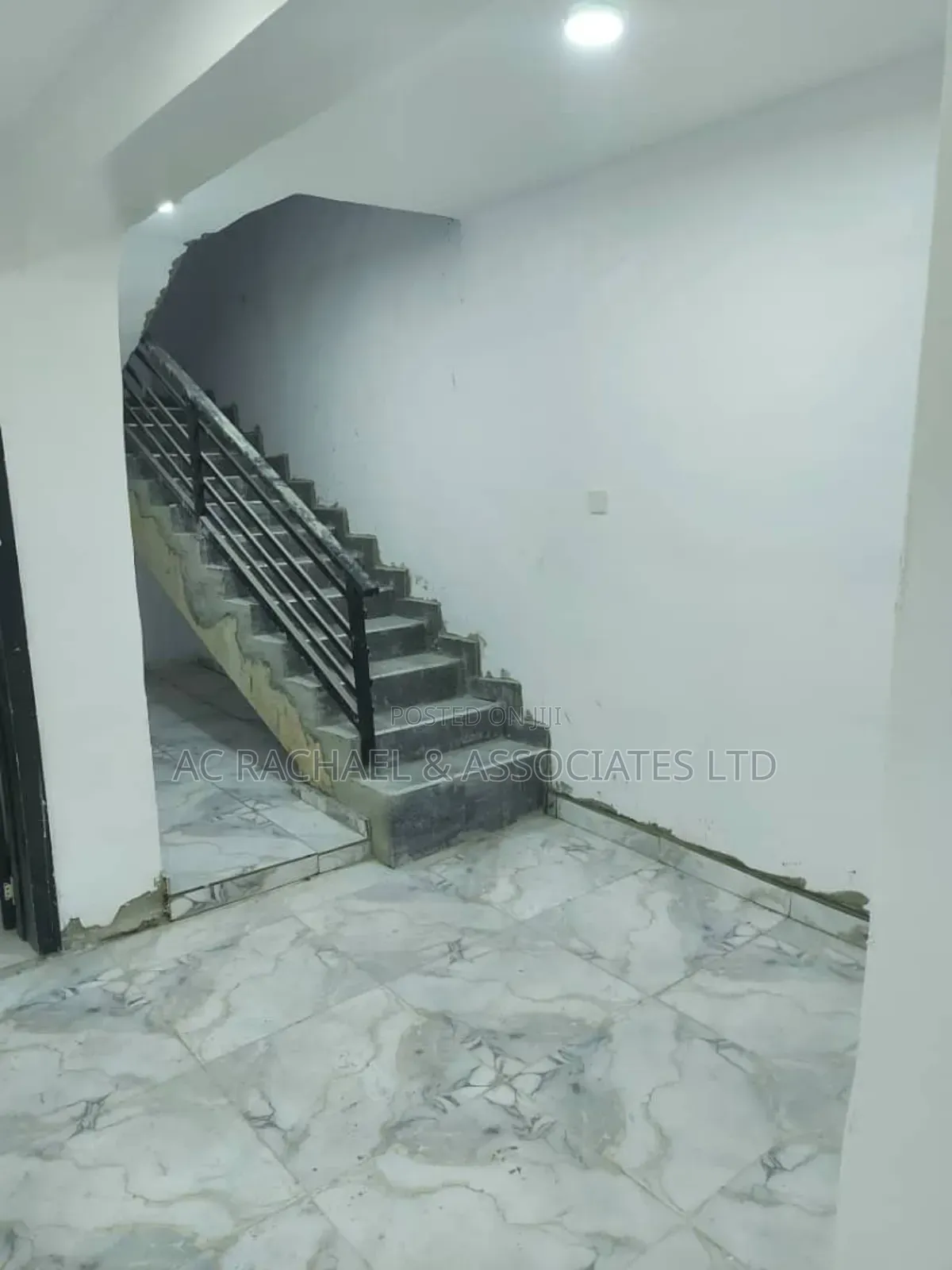 5bdrm Duplex in Ago Palace for sale in Ago Palace