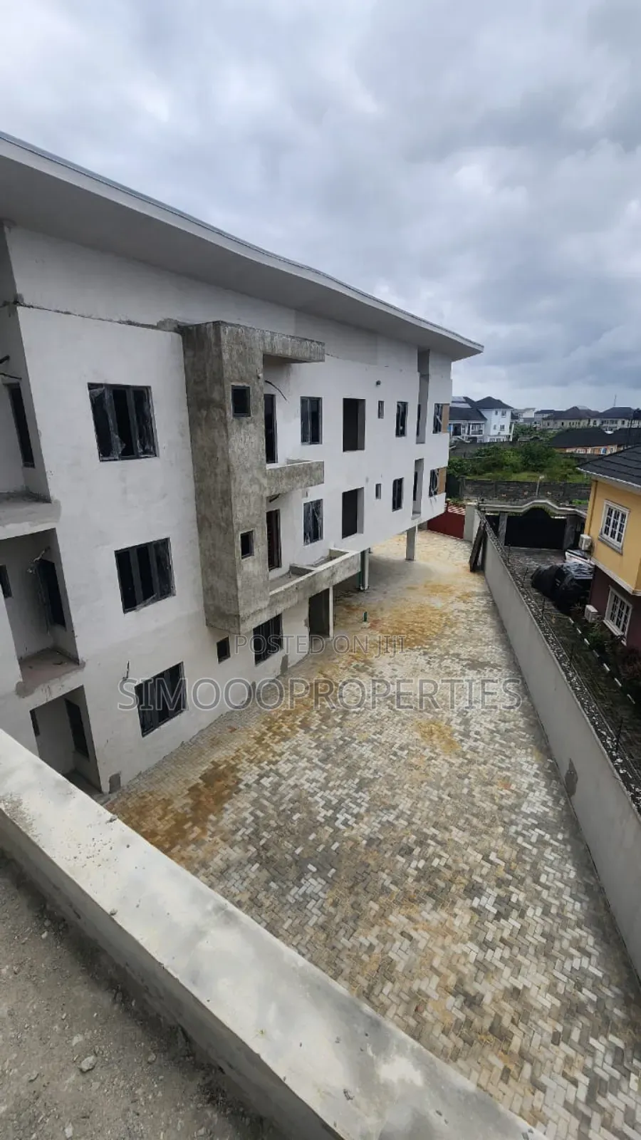 3bdrm Block of Flats in Lekki Scheme 11, Ajah for sale in Ajah