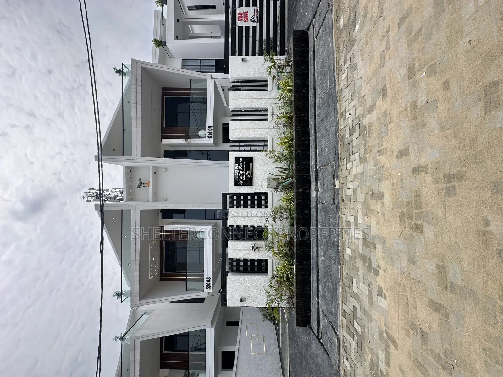 4bdrm Duplex in Ikota for sale in Ikota