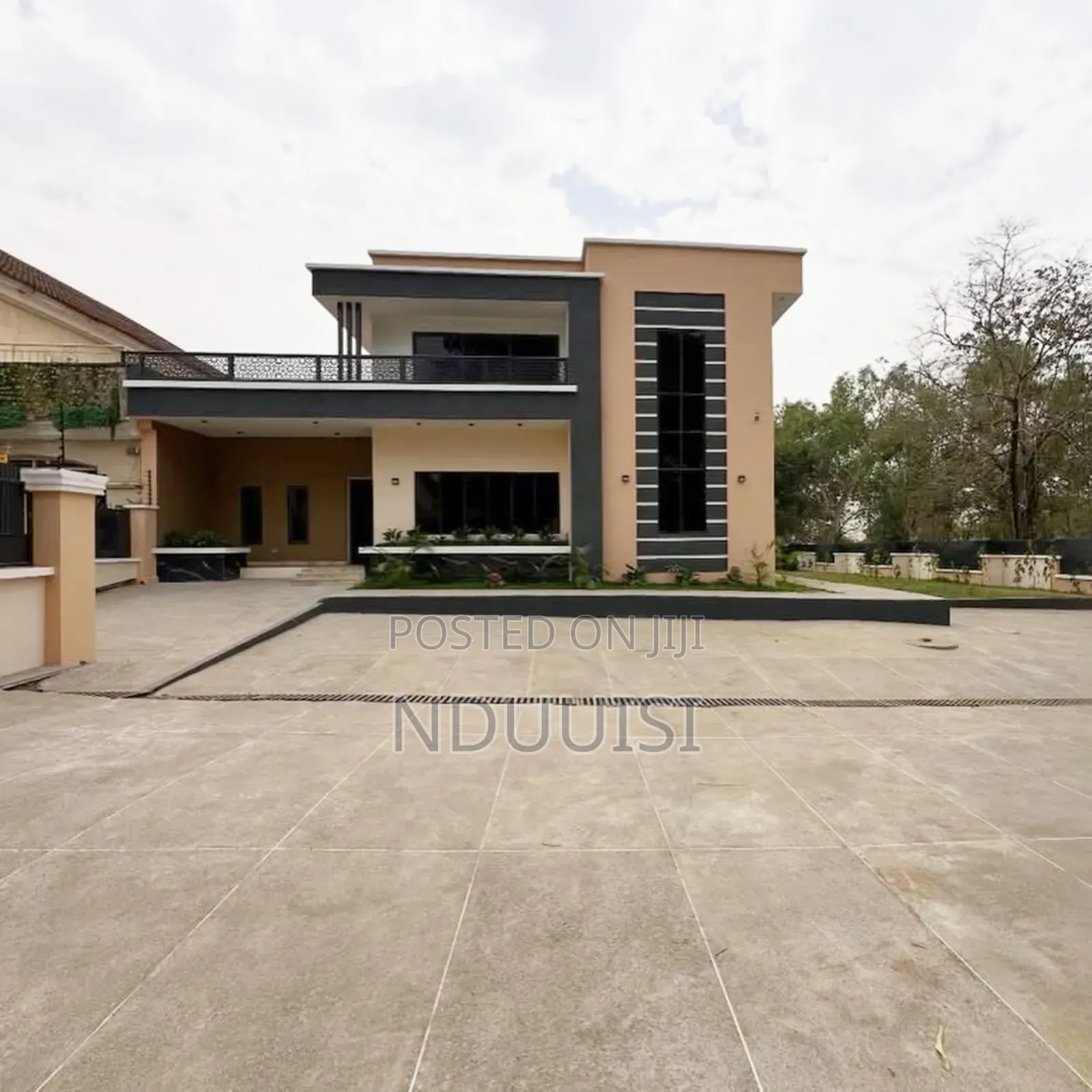 5bdrm Duplex in Apo District for sale in Apo District