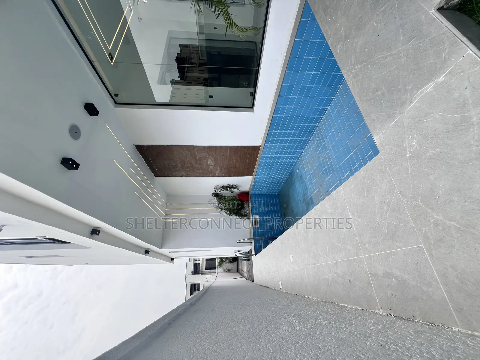 5bdrm Duplex in Ikota for sale in Ikota