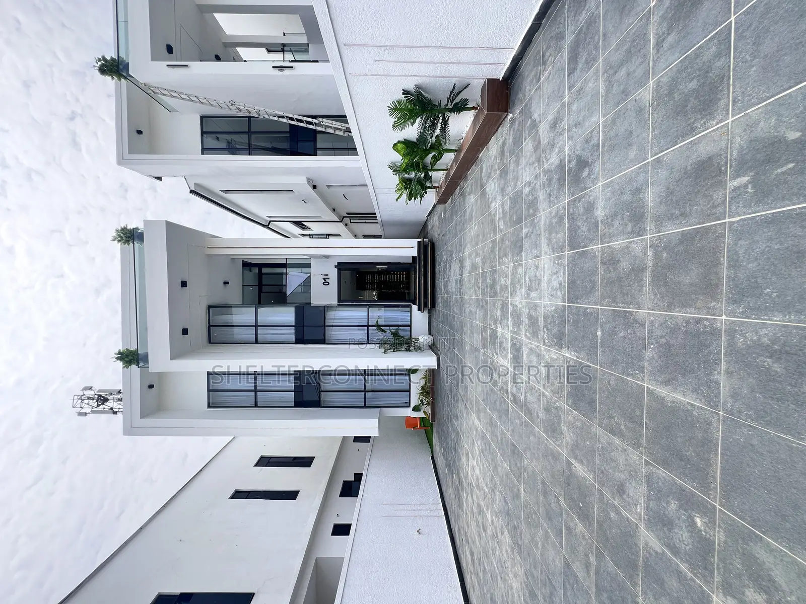 5bdrm Duplex in Ikota for sale in Ikota