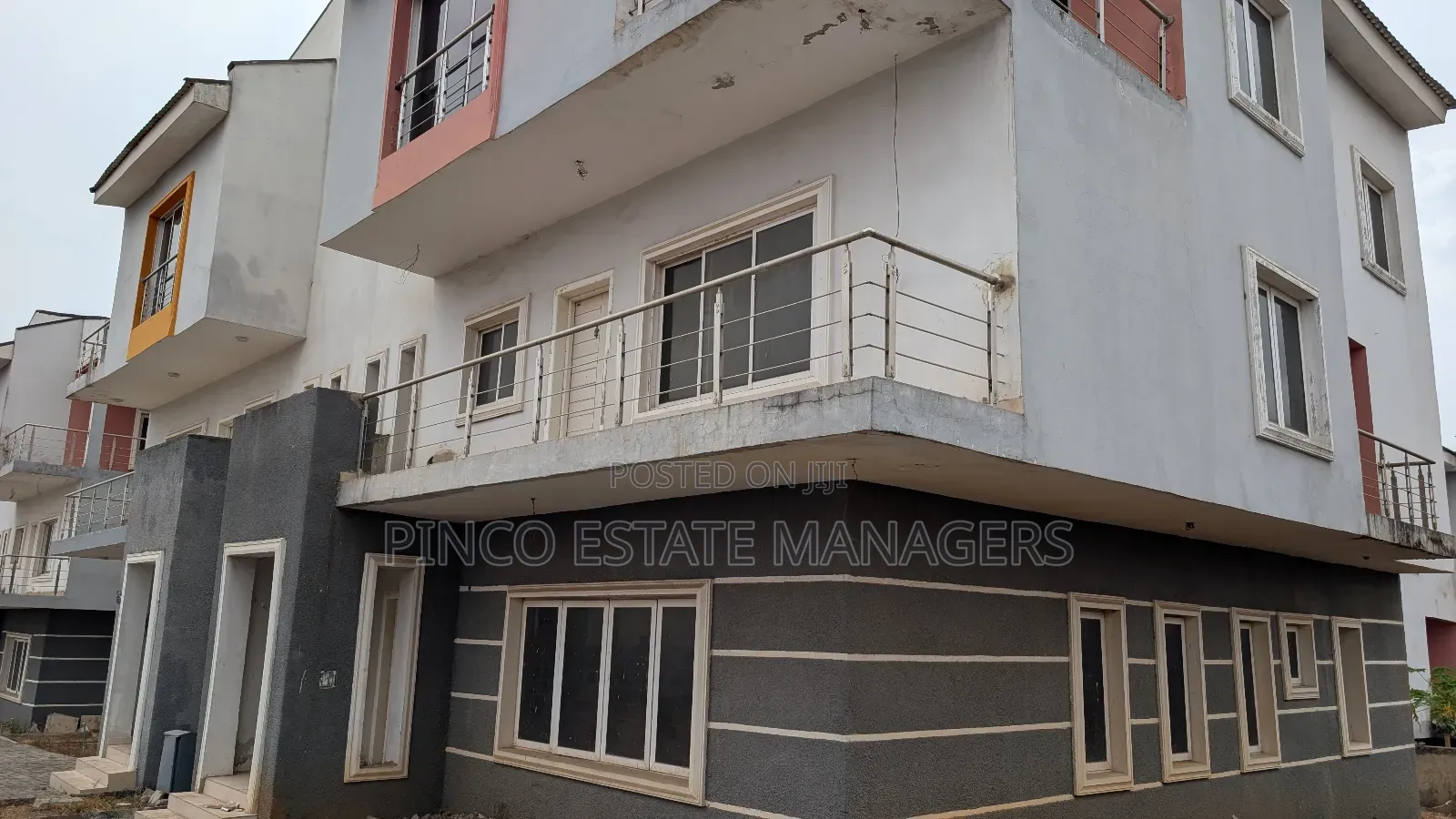 5bdrm Duplex in Hill View Estate, Mpape for sale in Mpape