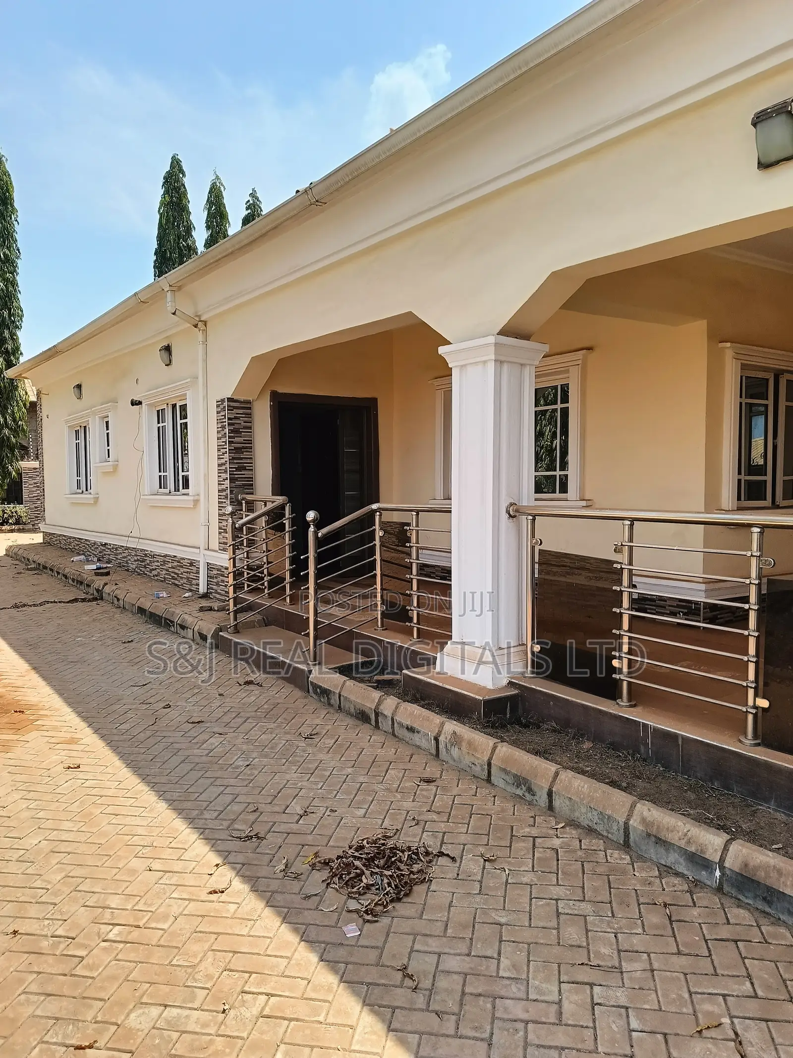3bdrm Bungalow in FHA for sale in FHA