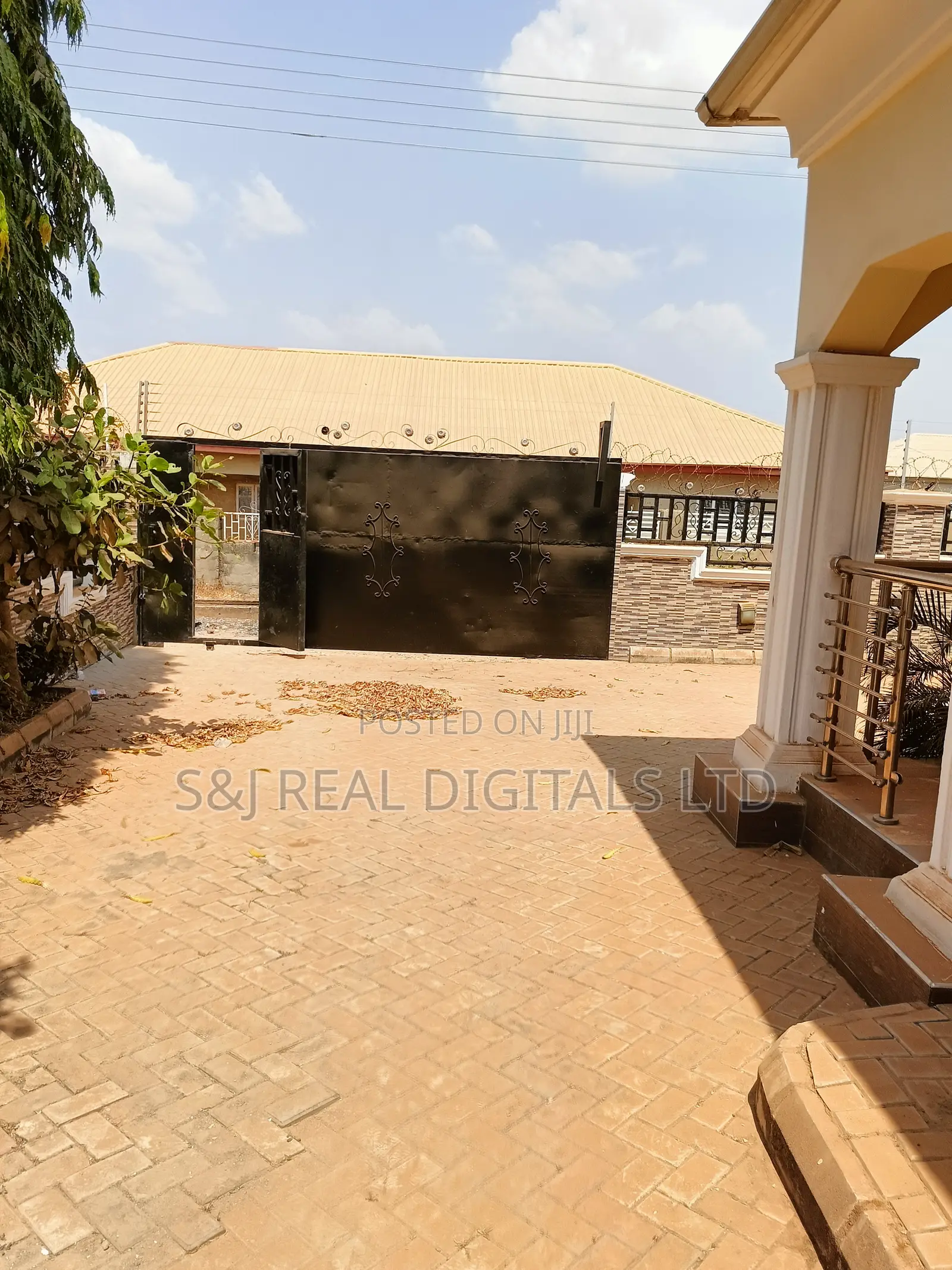 3bdrm Bungalow in FHA for sale in FHA