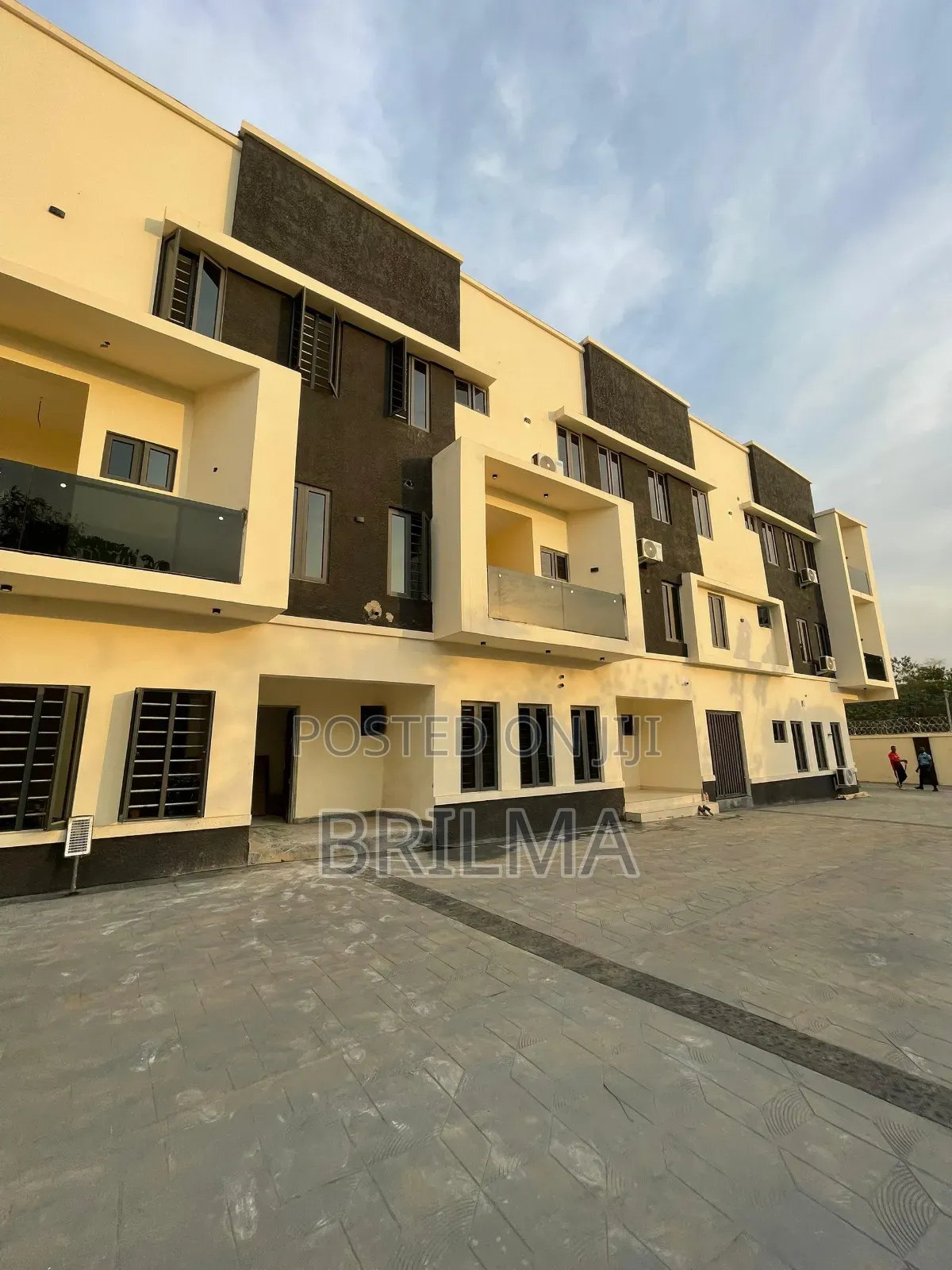 4 Bdrm Semi Detached Duplex In Katampe For Sale! in Katampe