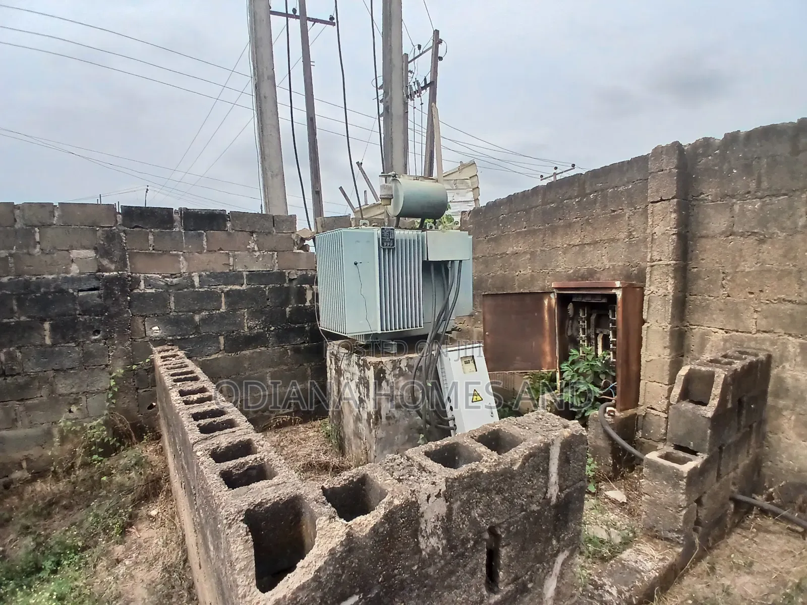 8110sqm Commercial / Industrial Land For Sale Along Podo Road, Ibadan. in Ibadan