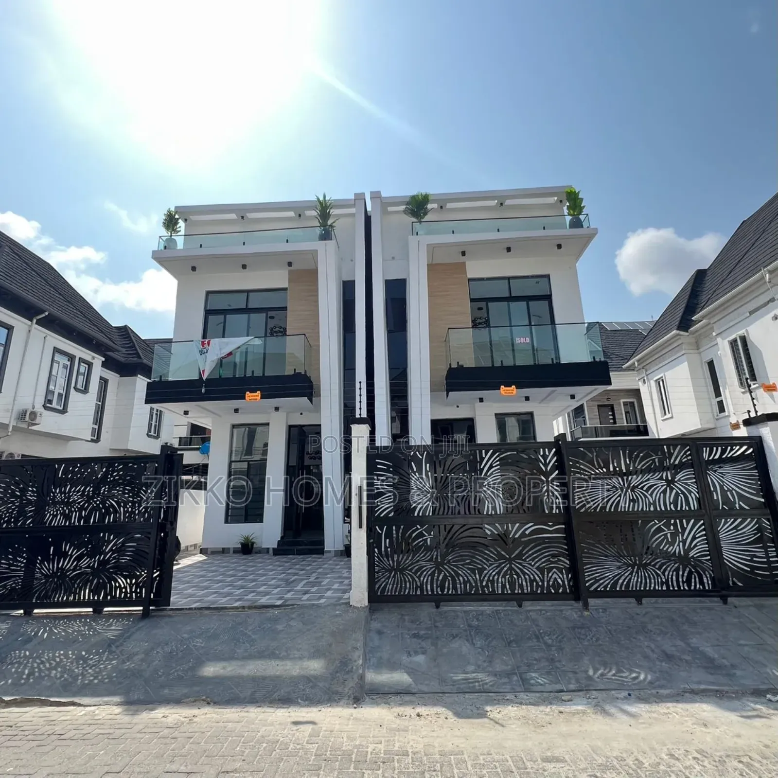 4bdrm Duplex in Orchid Road, Lekki for sale in Lekki