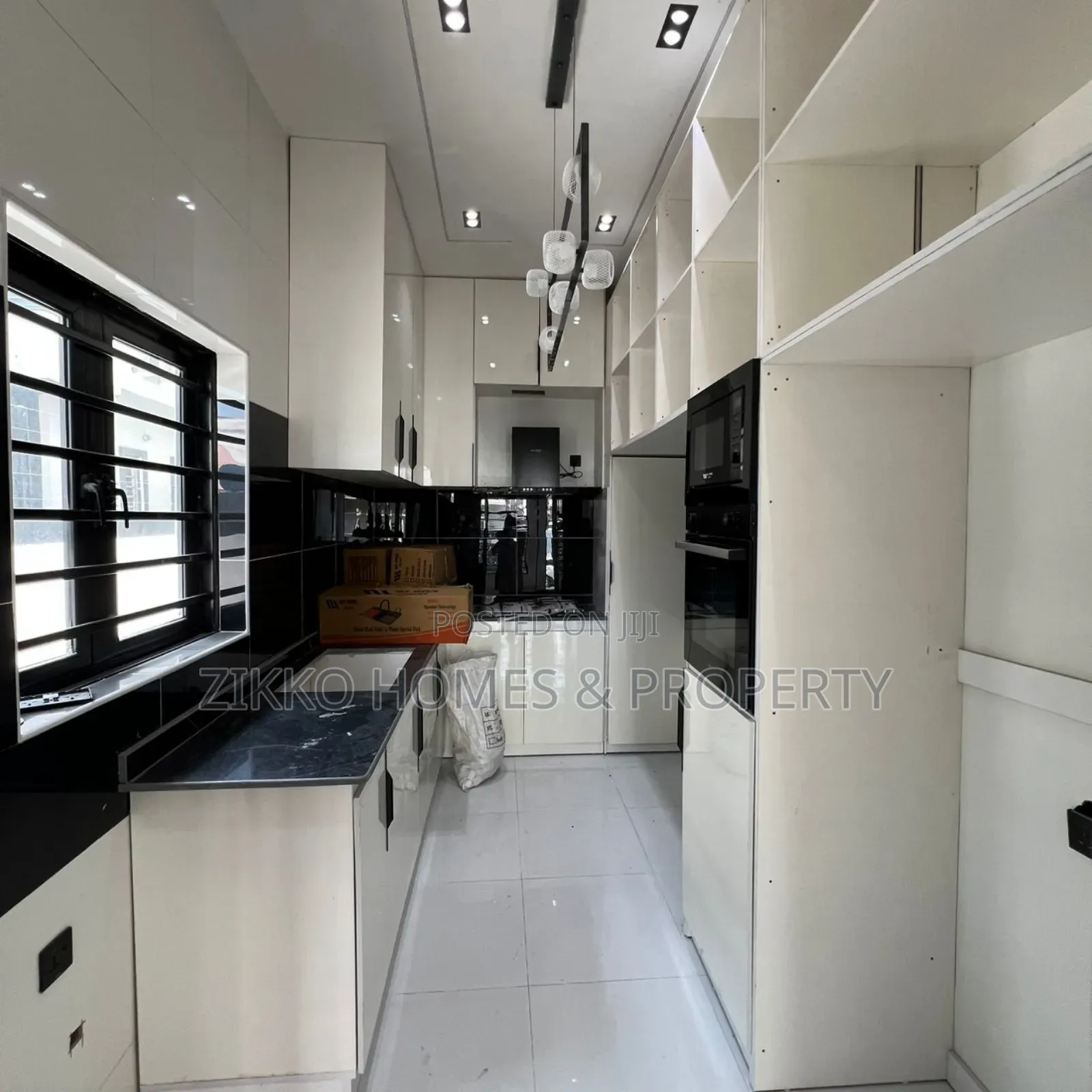 4bdrm Duplex in Orchid Road, Lekki for sale in Lekki