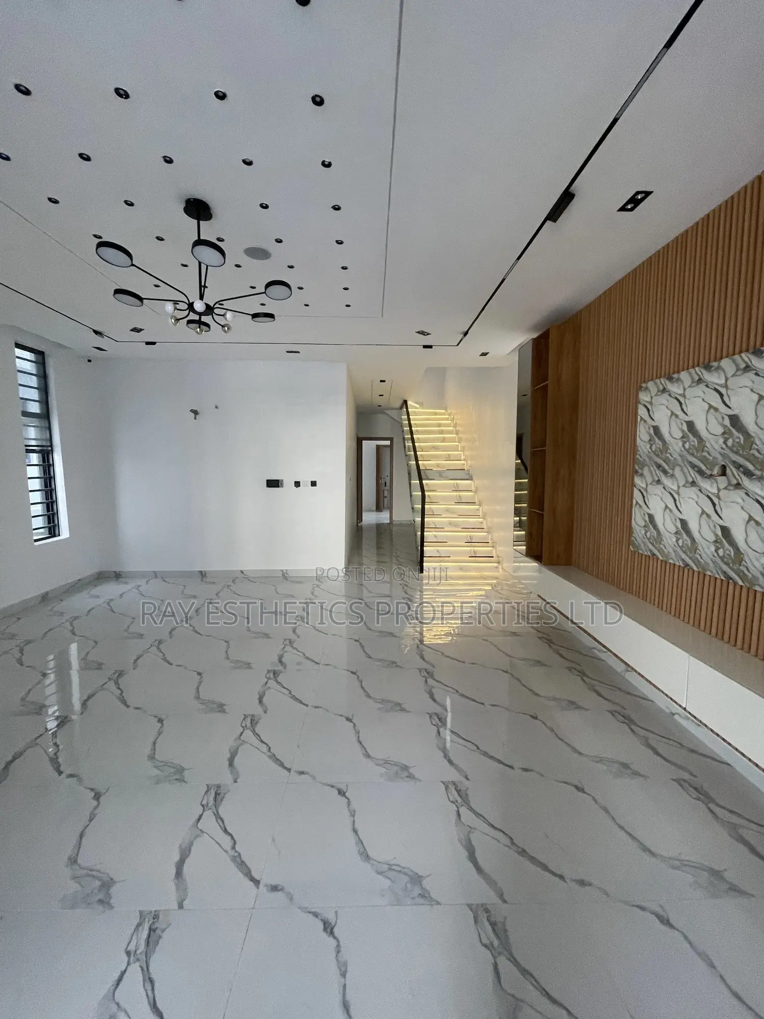 5bdrm Duplex in Harris Drive, Lagos State for sale in Lagos State
