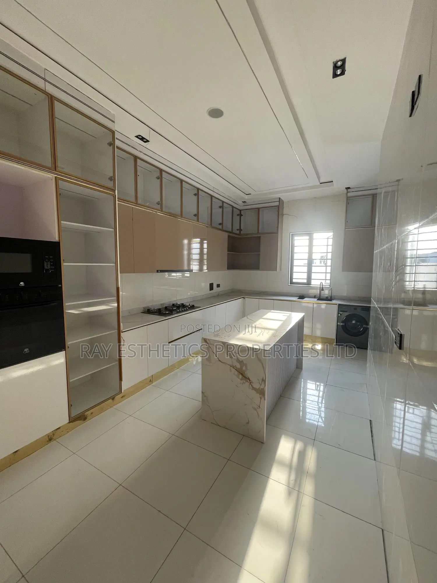 5bdrm Duplex in Harris Drive, Lagos State for sale in Lagos State