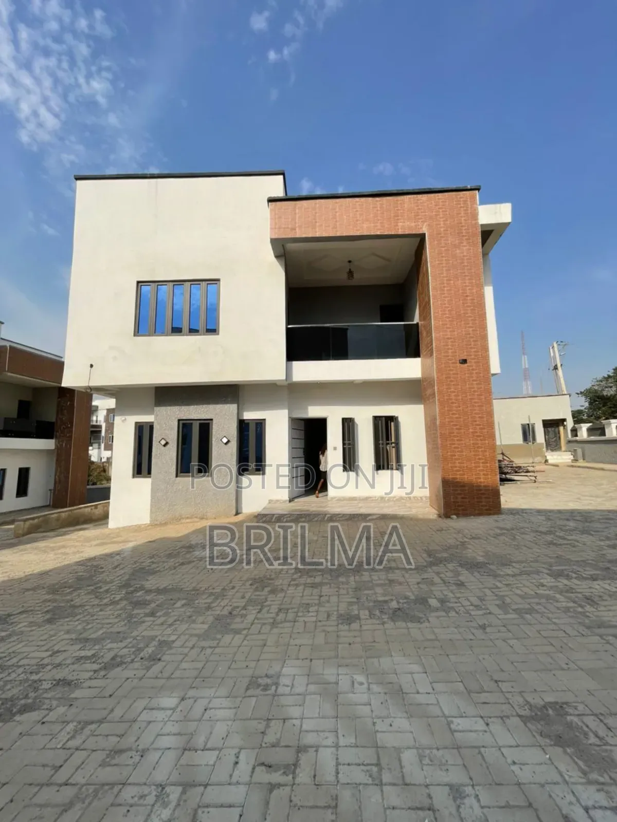 4 Bdrm Fully Detached Duplex In Guzape For Sale! in Guzape District