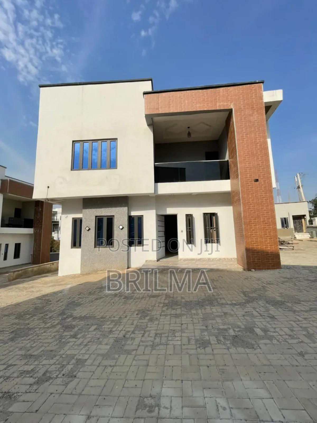 4 Bdrm Fully Detached Duplex In Guzape For Sale! in Guzape District