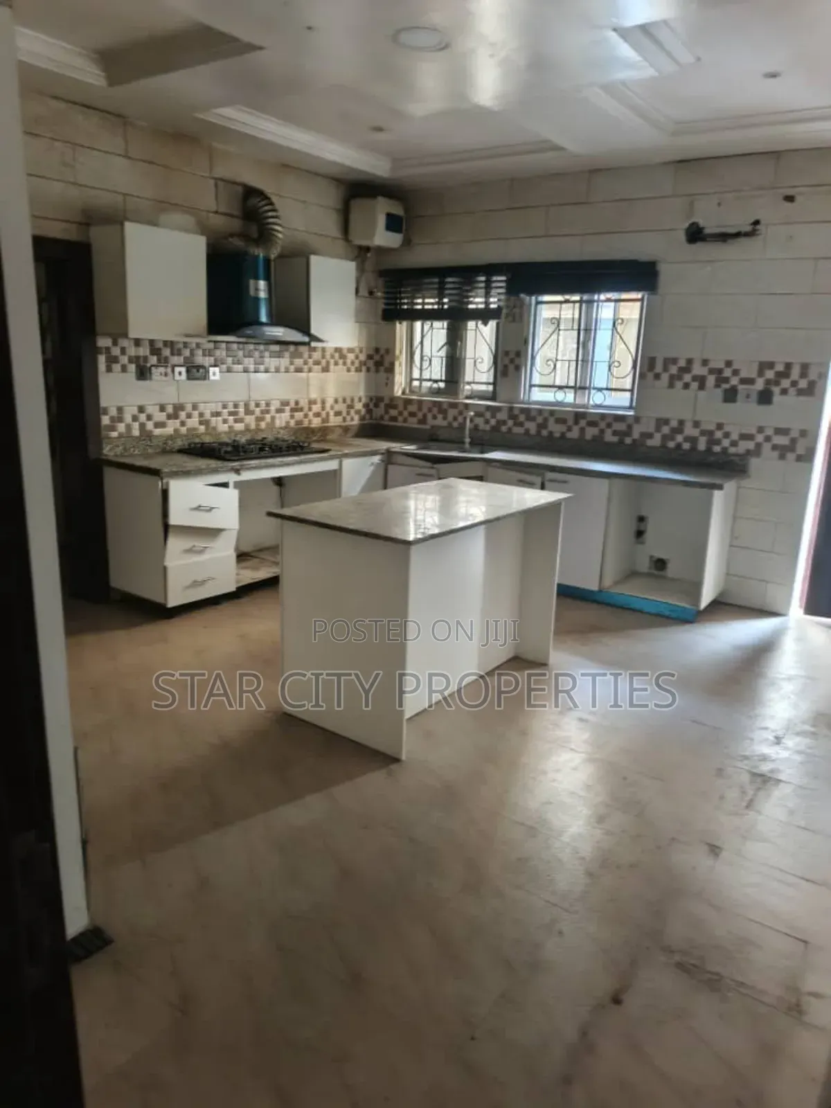 5bdrm Duplex in Magodo Phase 2 Gra for rent in Magodo