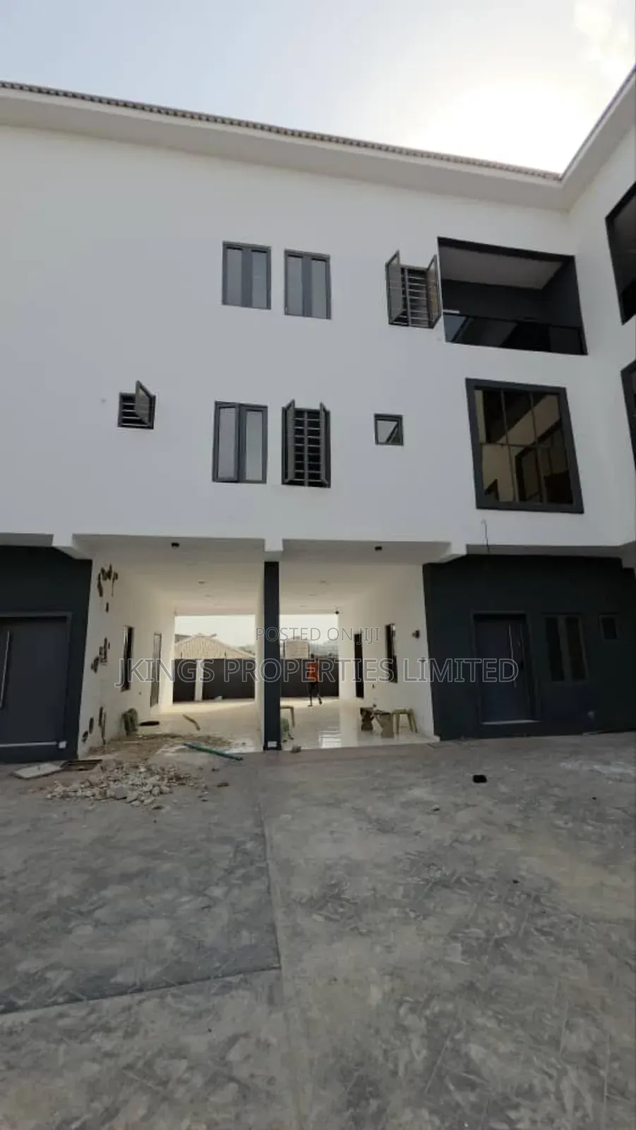 4bdrm Duplex in Omole Phase 1 for sale in Omole Phase 1
