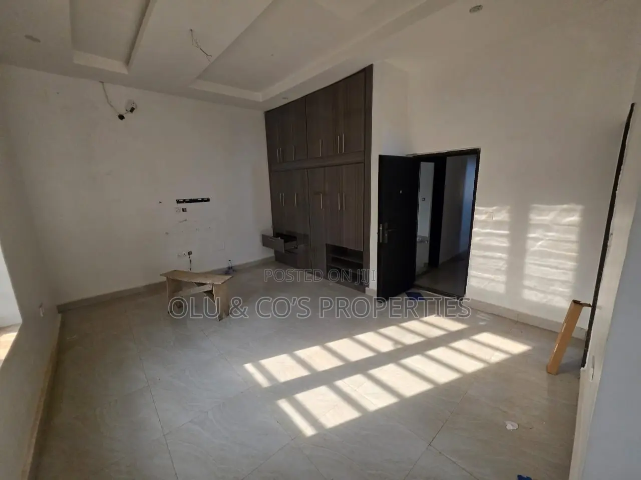 3bdrm Block of Flats in An Estate Behind, Lugbe District for rent in Lugbe District