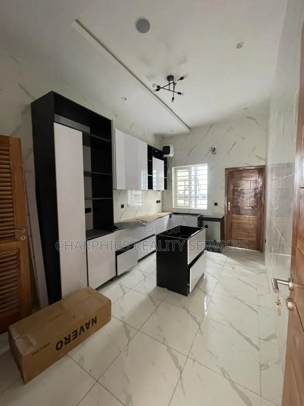 4bdrm Duplex in Agungi for sale in Agungi